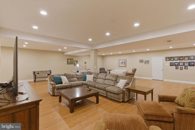 126 BAYHILL DR, North Wales, PA 19454