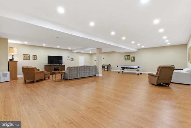 126 BAYHILL DR, North Wales, PA 19454