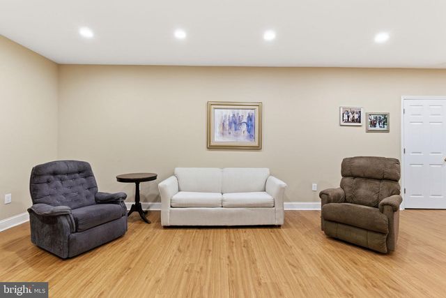 126 BAYHILL DR, North Wales, PA 19454