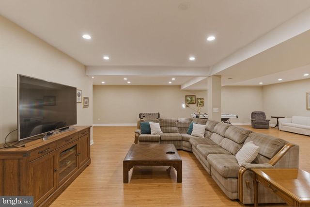 126 BAYHILL DR, North Wales, PA 19454