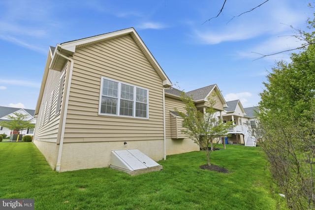 126 BAYHILL DR, North Wales, PA 19454