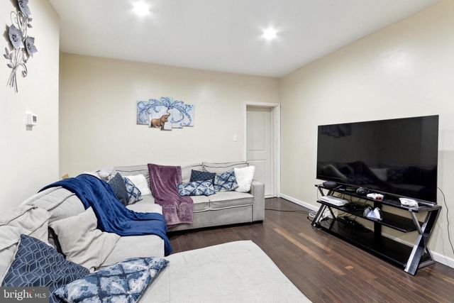 7275 SAYBROOK AVE, Philadelphia, PA 19142