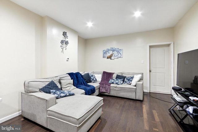 7275 SAYBROOK AVE, Philadelphia, PA 19142