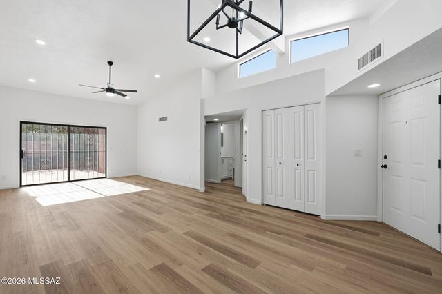 1824 N La Rienda Avenue, Tucson, AZ 85715