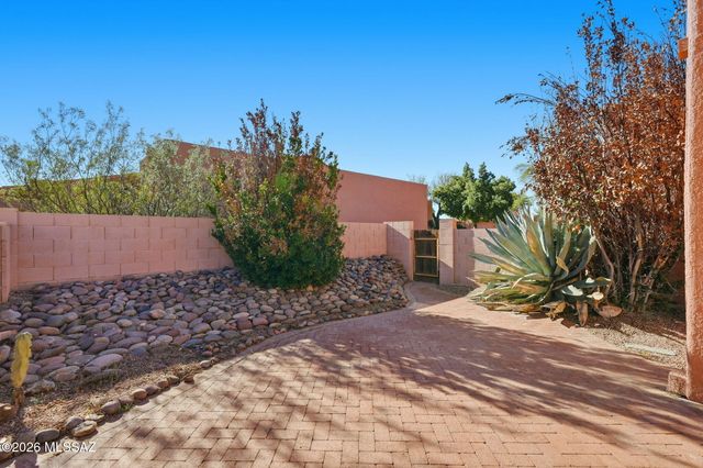1824 N La Rienda Avenue, Tucson, AZ 85715