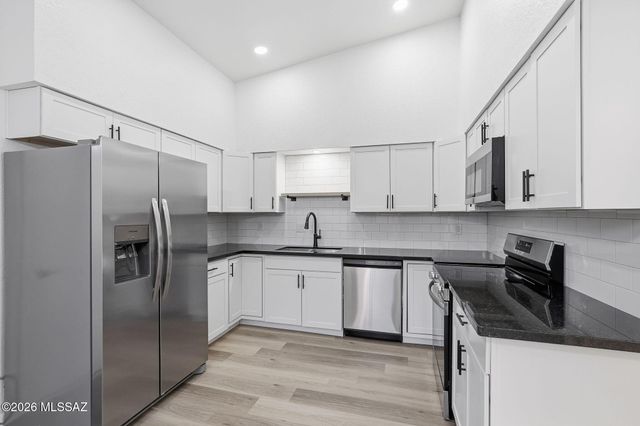 1824 N La Rienda Avenue, Tucson, AZ 85715