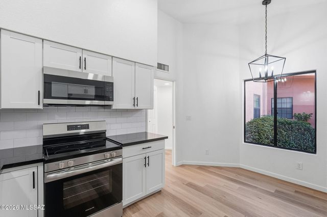 1824 N La Rienda Avenue, Tucson, AZ 85715