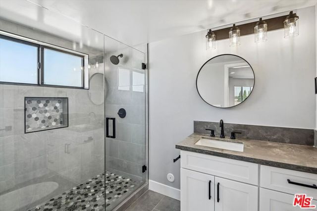 819 E La Palma Drive 5, Inglewood, CA 90301