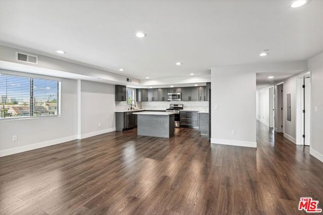 819 E La Palma Drive 5, Inglewood, CA 90301