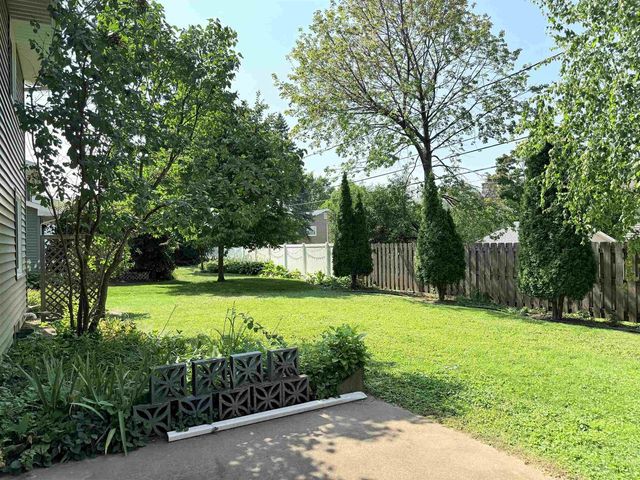 1825 N DOUGLAS STREET, Appleton, WI 54914