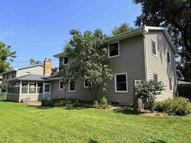 1825 N DOUGLAS STREET, Appleton, WI 54914