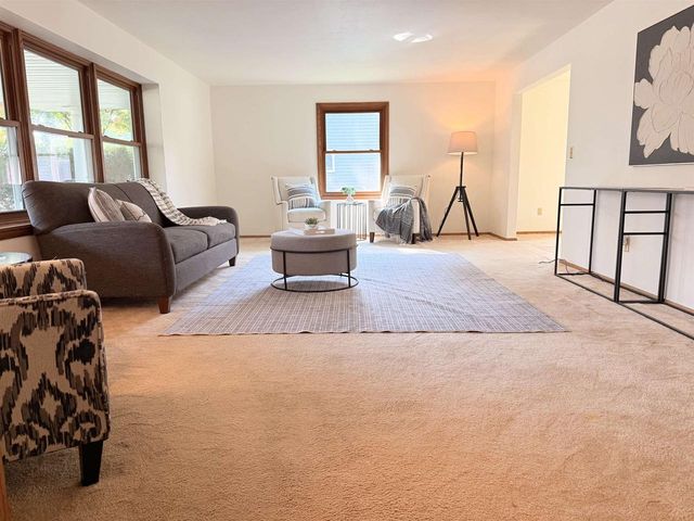 1825 N DOUGLAS STREET, Appleton, WI 54914