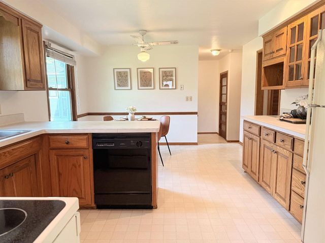 1825 N DOUGLAS STREET, Appleton, WI 54914