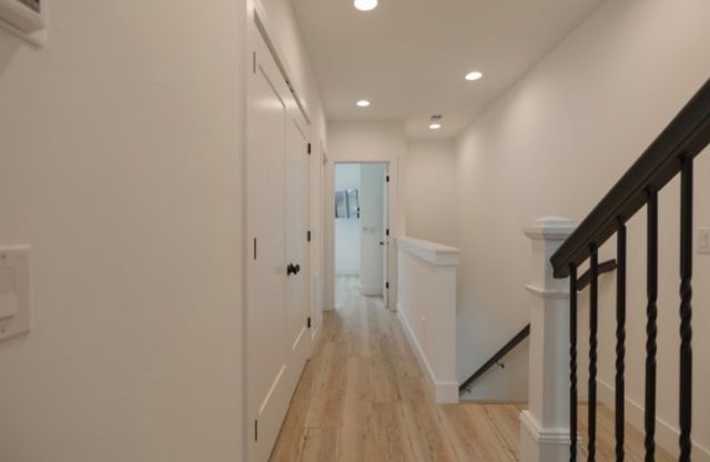 1406 Napoleon St, Nashville, TN 37207