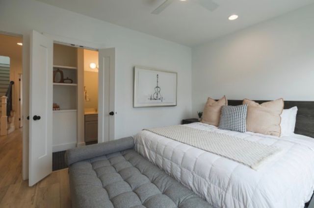 1406 Napoleon St, Nashville, TN 37207