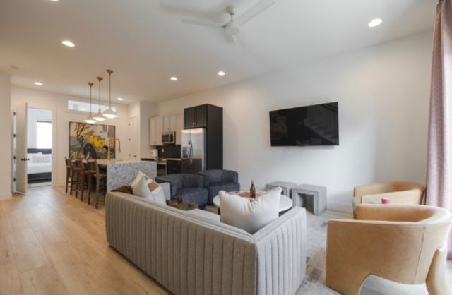 1406 Napoleon St, Nashville, TN 37207