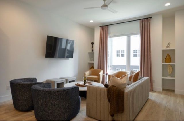 1406 Napoleon St, Nashville, TN 37207