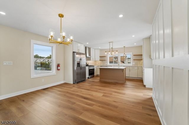 324 Thomas Ave, Lyndhurst Twp., NJ 07071