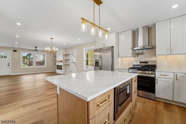 324 Thomas Ave, Lyndhurst Twp., NJ 07071