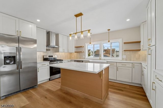 324 Thomas Ave, Lyndhurst Twp., NJ 07071