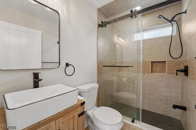 324 Thomas Ave, Lyndhurst Twp., NJ 07071