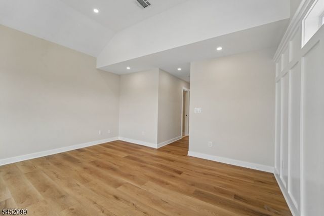 324 Thomas Ave, Lyndhurst Twp., NJ 07071