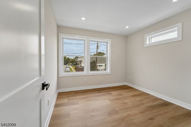 324 Thomas Ave, Lyndhurst Twp., NJ 07071