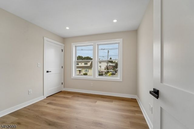 324 Thomas Ave, Lyndhurst Twp., NJ 07071