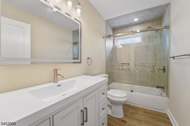 324 Thomas Ave, Lyndhurst Twp., NJ 07071