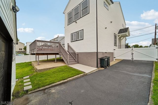 324 Thomas Ave, Lyndhurst Twp., NJ 07071