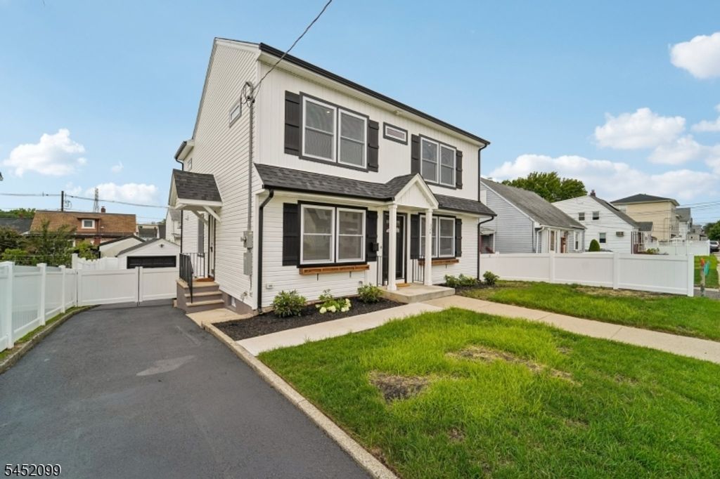 324 Thomas Ave, Lyndhurst Twp., NJ 07071 — photo 3