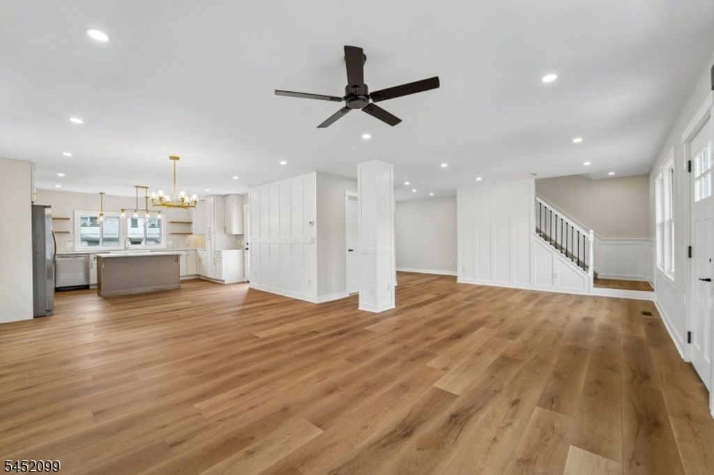 324 Thomas Ave, Lyndhurst Twp., NJ 07071 — photo 4