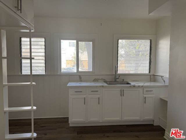 901 S Berendo Street, Los Angeles, CA 90006