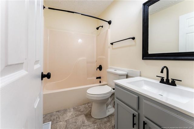 131 Windsor Lane, Raeford, NC 28376