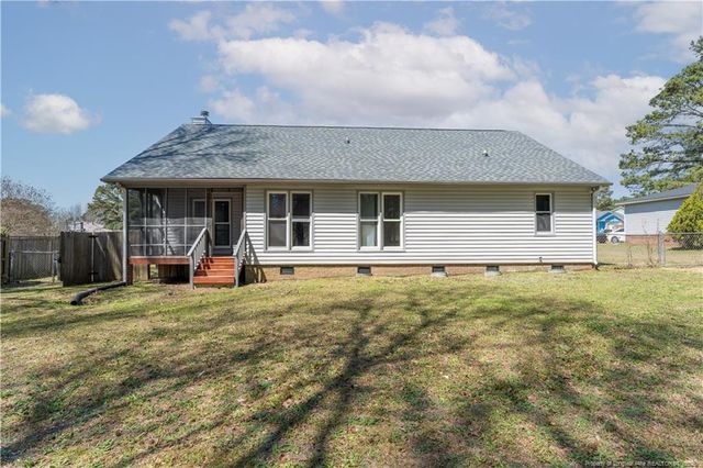 131 Windsor Lane, Raeford, NC 28376