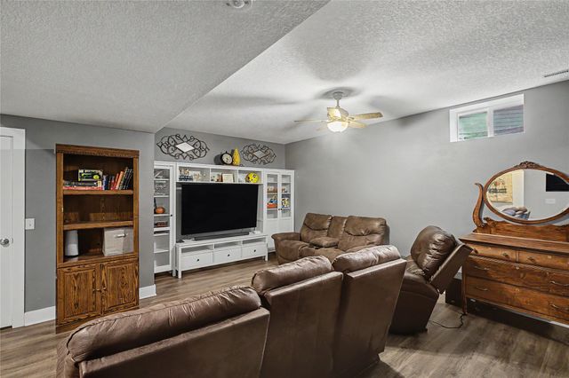 1203 8th Street, Dallas Center, IA 50063