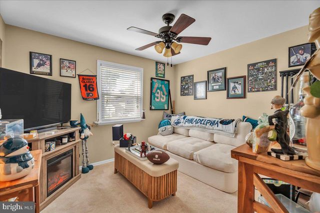 1543 WHEATFIELD LN, Warminster, PA 18974