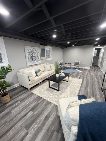 333 Elm Street, Glen Ellyn, IL 60137