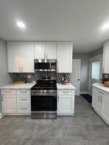 333 Elm Street, Glen Ellyn, IL 60137