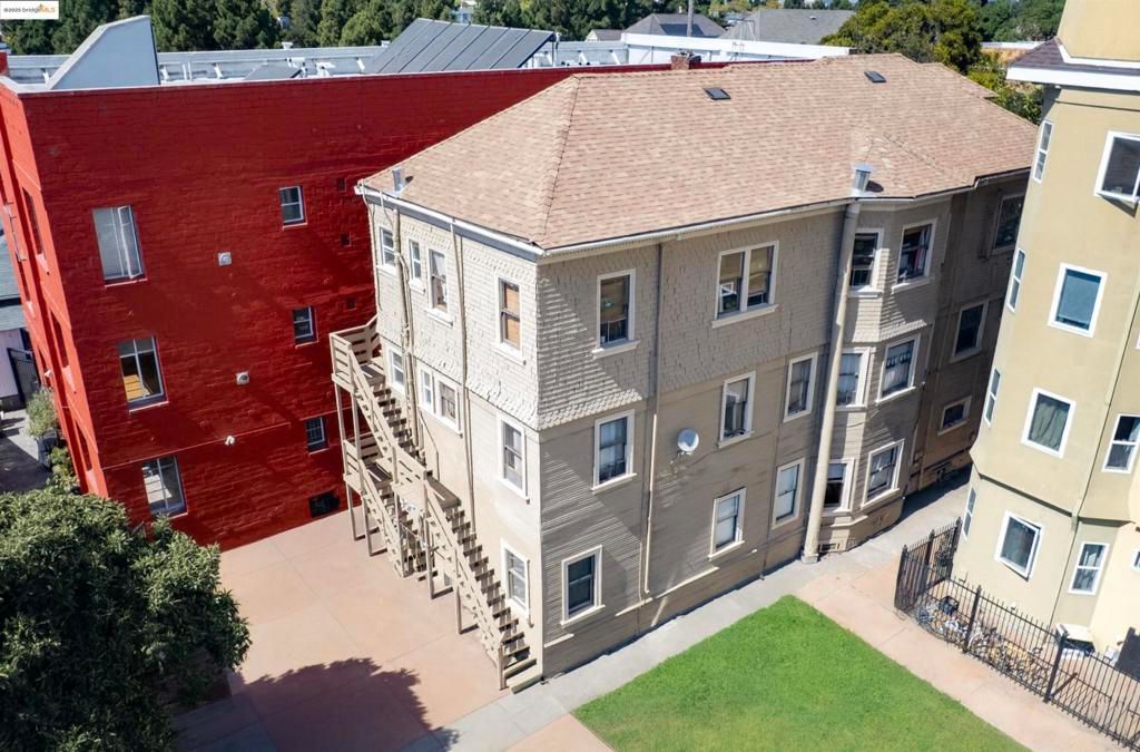 667 10th St, Oakland, CA 95607