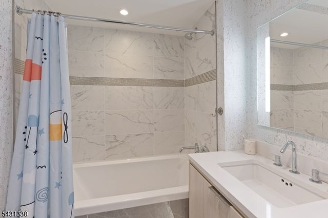800 Ave Port Imp920 920, Weehawken Twp., NJ 07086