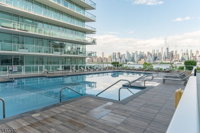 800 Ave Port Imp920 920, Weehawken Twp., NJ 07086