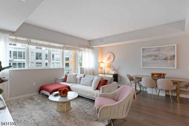 800 Ave Port Imp920 920, Weehawken Twp., NJ 07086
