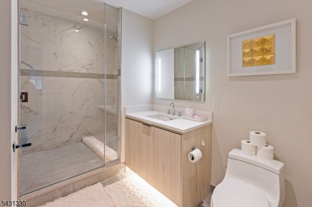 800 Ave Port Imp920 920, Weehawken Twp., NJ 07086