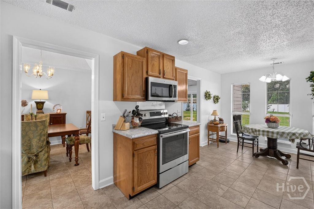 Image 17 of property listing at 378 Brisbon Road, Richmond Hill, GA 31324
