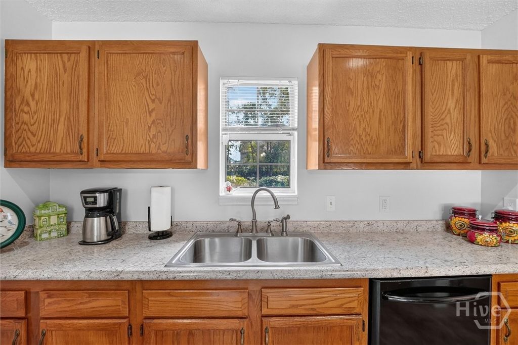 Image 18 of property listing at 378 Brisbon Road, Richmond Hill, GA 31324