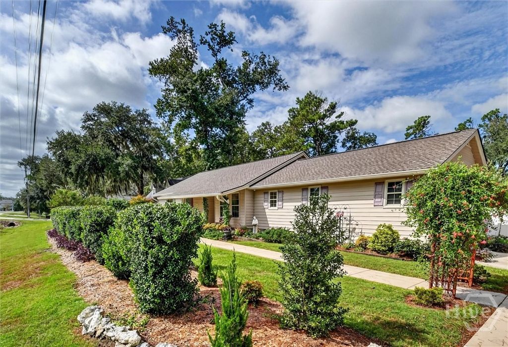Image 35 of property listing at 378 Brisbon Road, Richmond Hill, GA 31324