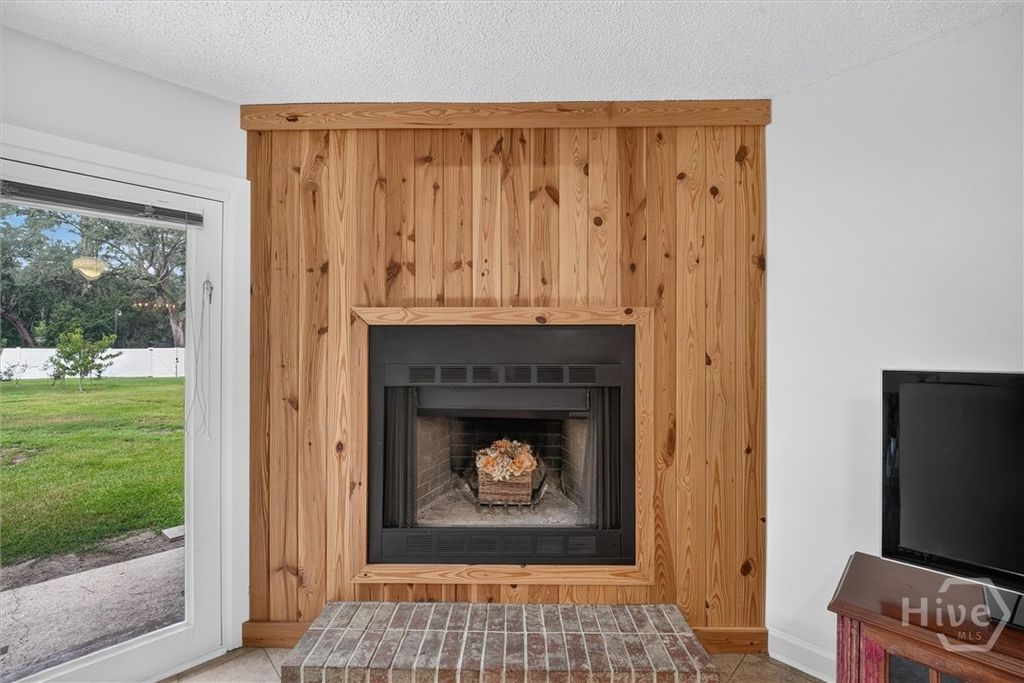 Image 9 of property listing at 378 Brisbon Road, Richmond Hill, GA 31324