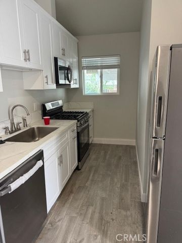 11608 Paso Robles Avenue, Granada Hills (los Angeles), CA 91344