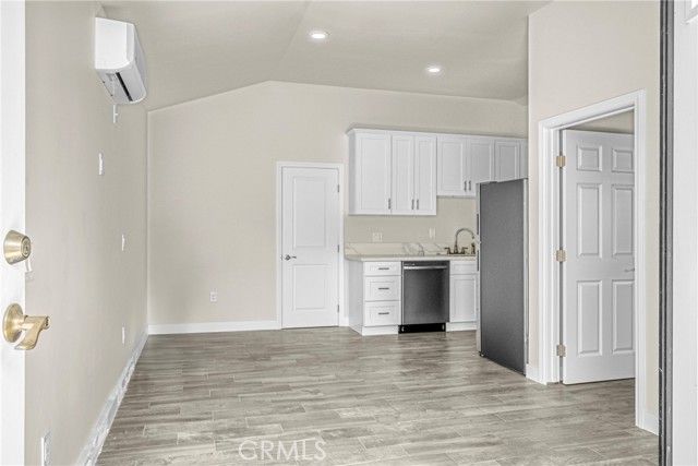 11608 Paso Robles Avenue, Granada Hills (los Angeles), CA 91344